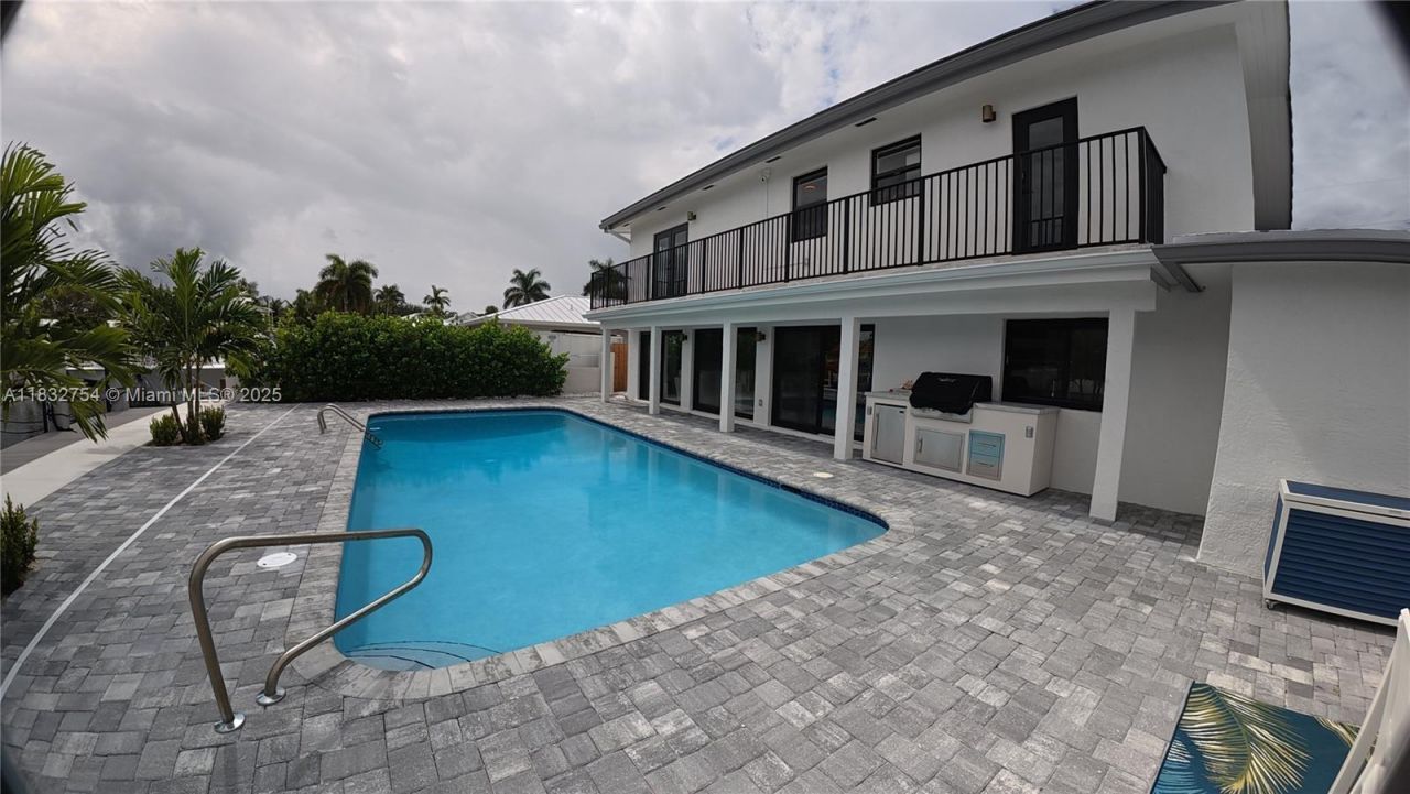 1240 NE 27th Ter, Pompano Beach, FL 33062 Photo