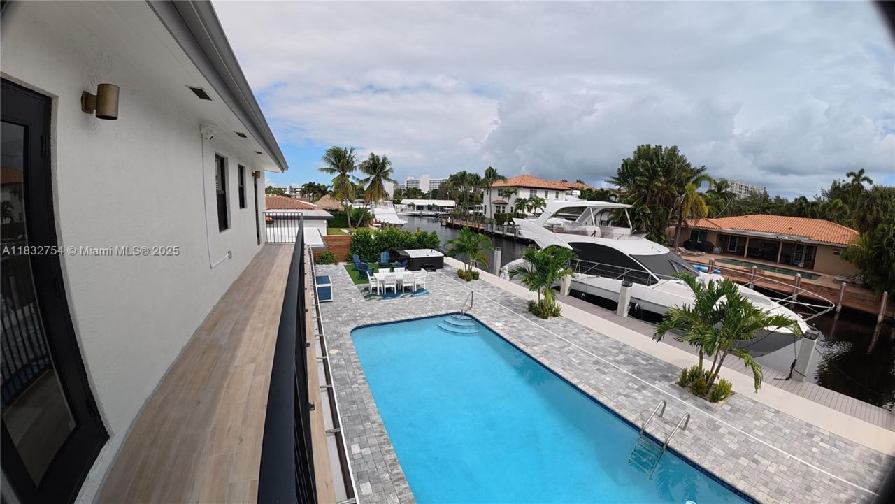 1240 NE 27th Ter, Pompano Beach, FL 33062 Photo