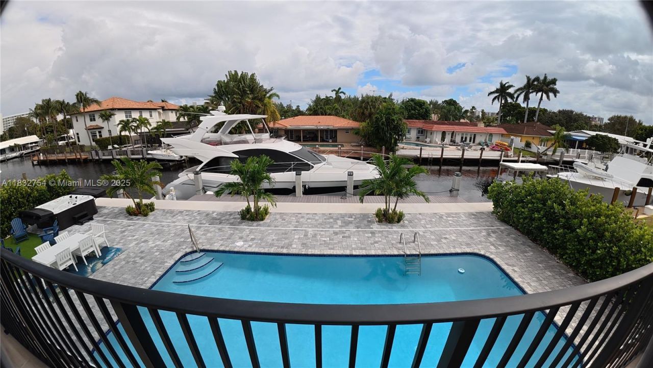 1240 NE 27th Ter, Pompano Beach, FL 33062 Photo