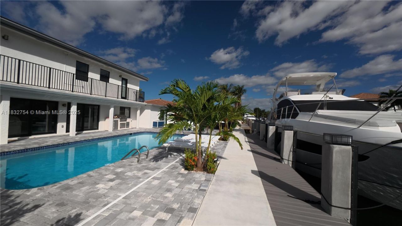 1240 NE 27th Ter, Pompano Beach, FL 33062 Photo