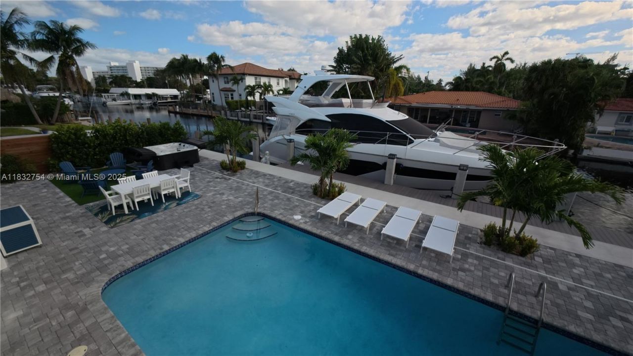 1240 NE 27th Ter, Pompano Beach, FL 33062 Photo