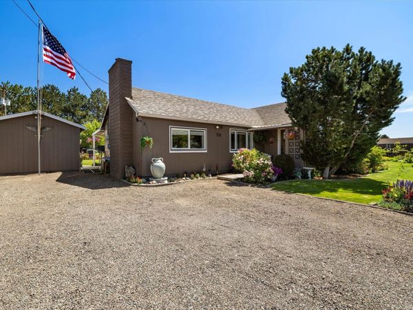 711 SW 3rd Street, Madras, OR 97741