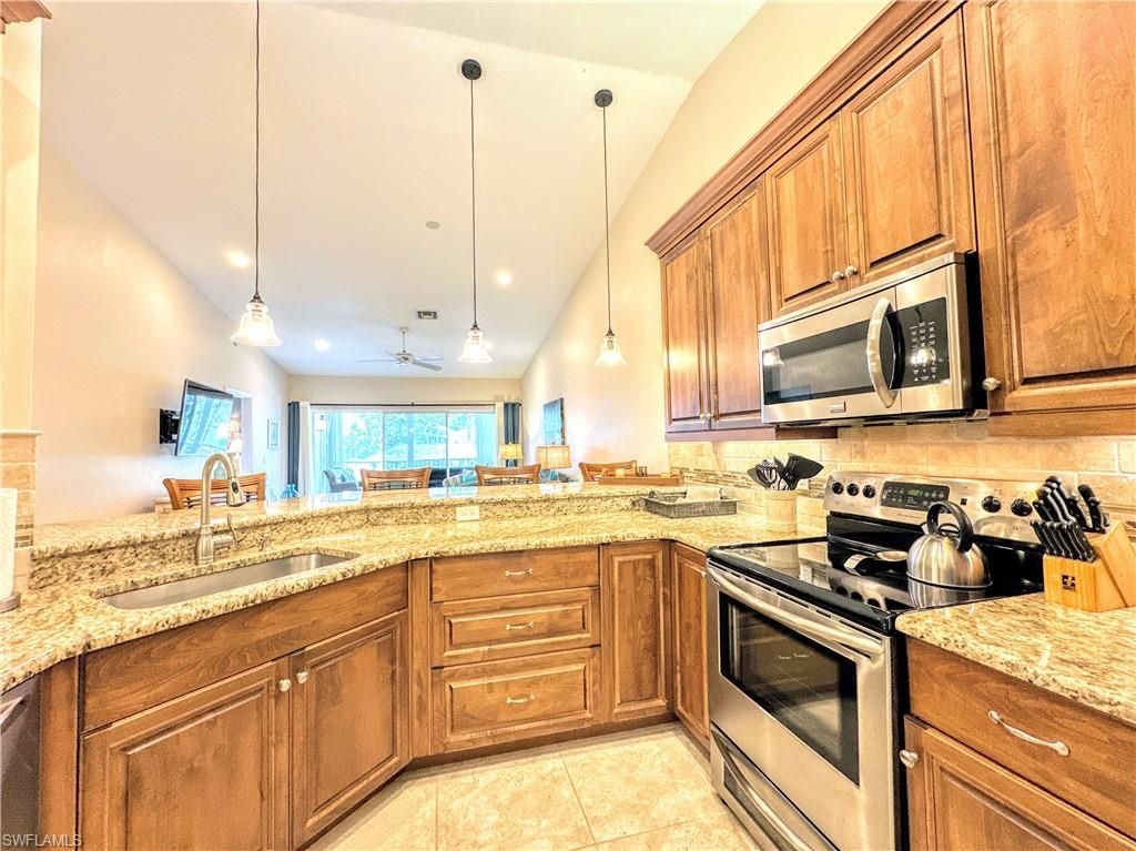 7066 Barrington Cir, Unit 201, Naples, FL 34108 Photo