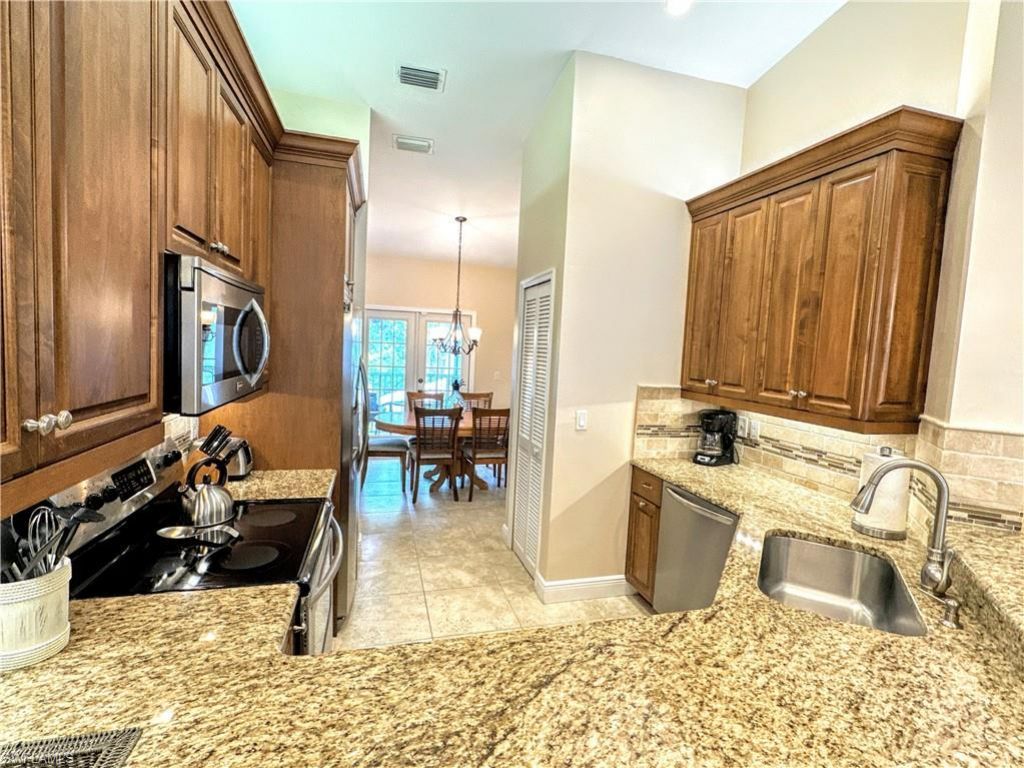 7066 Barrington Cir, Unit 201, Naples, FL 34108 Photo