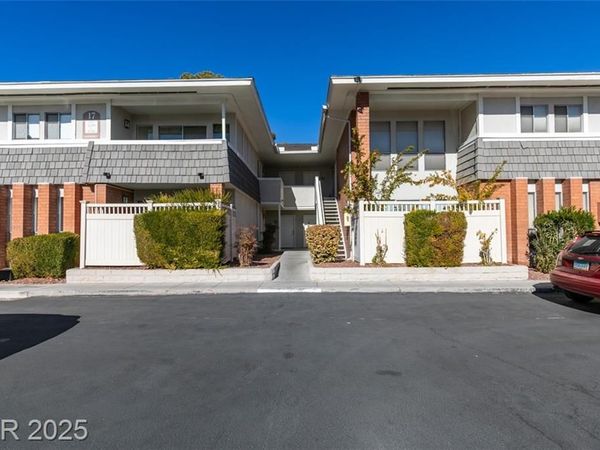 668 Oakmont Avenue, Unit 1715, Las Vegas, NV 89109