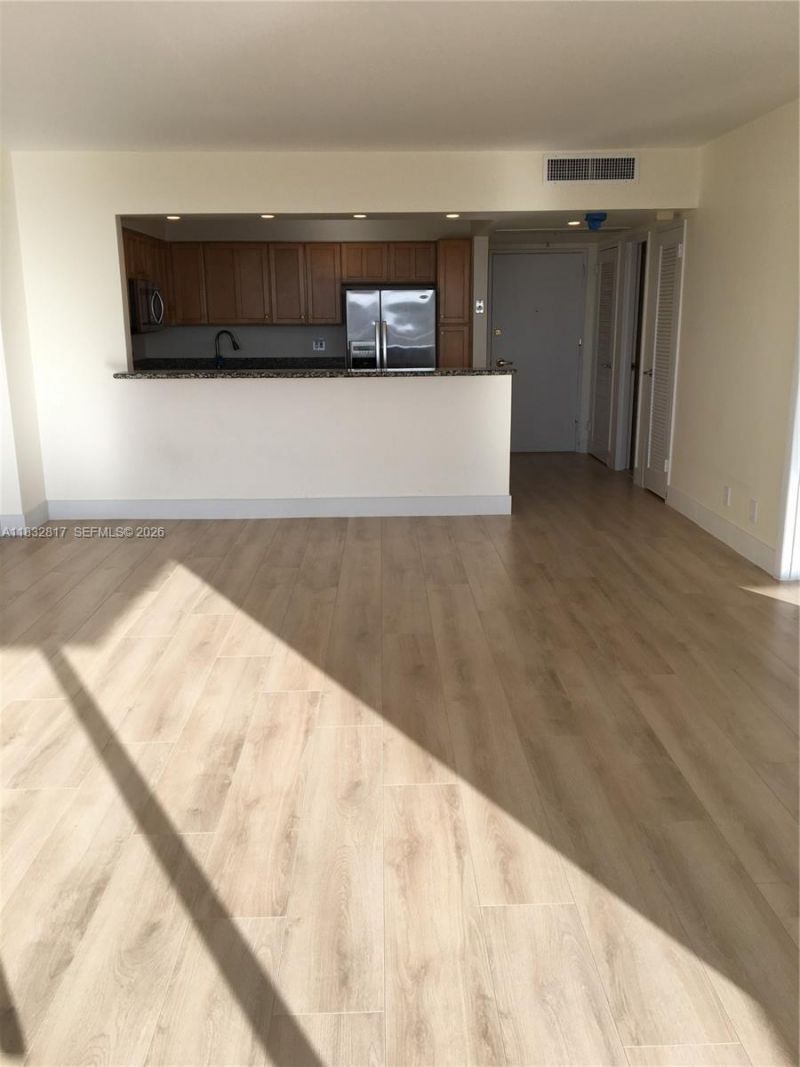5700 Collins Ave, Unit 6J, Miami Beach, FL 33140 Photo