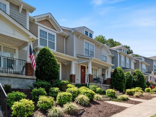566 Flintlock Ct, Nashville, TN 37217