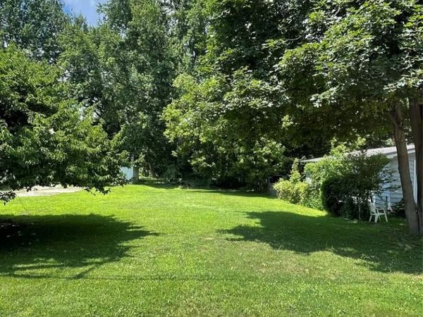 2428 Willow Beach Street, Keego Harbor, MI 48320