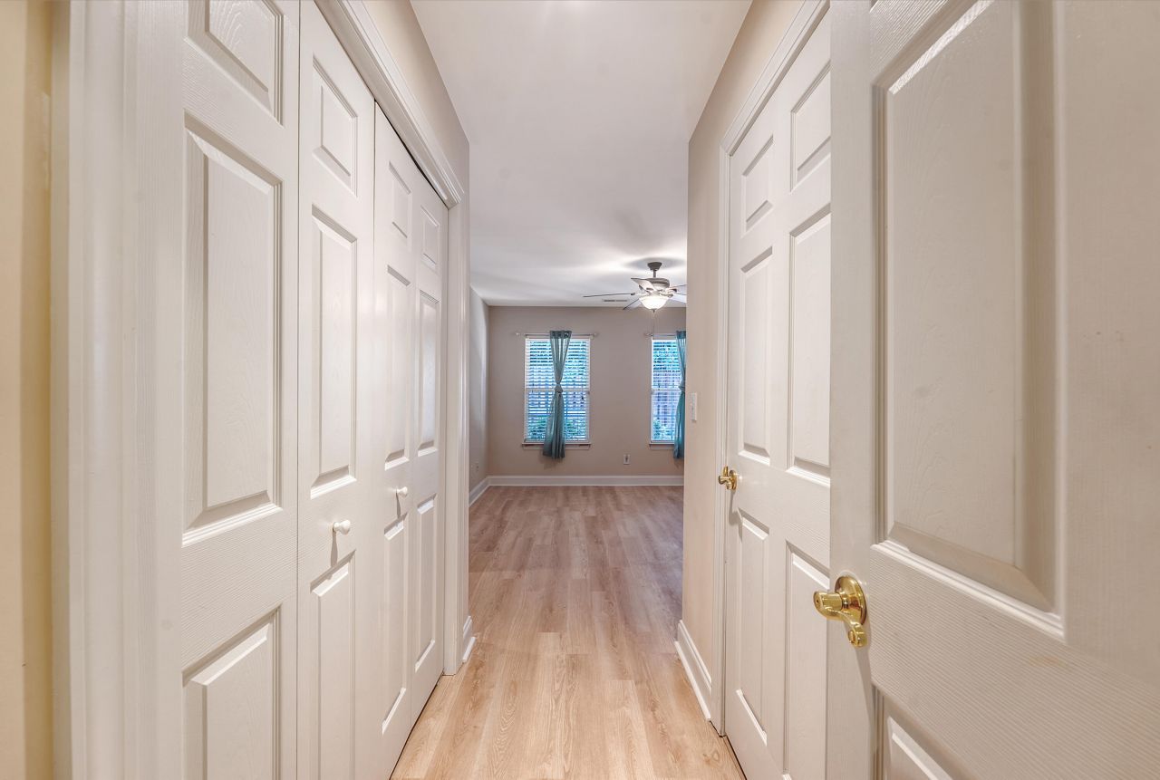 9117 Woodcreek Court Photo 10