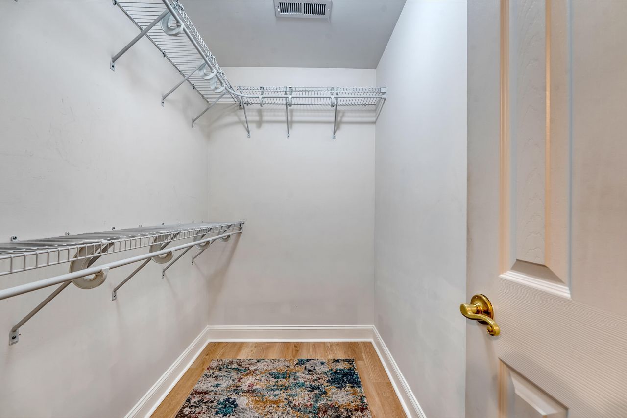 9117 Woodcreek Court Photo 13