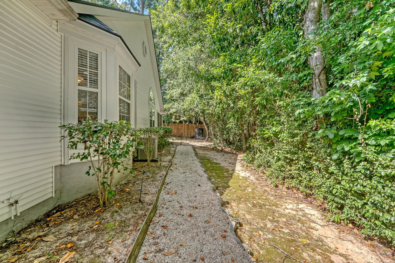 9117 Woodcreek Court Photo 27