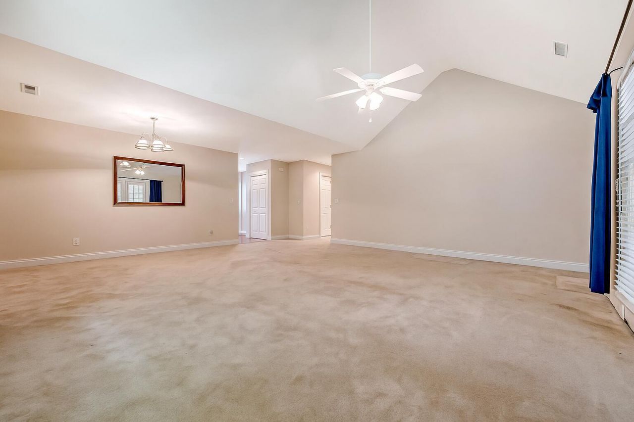 9117 Woodcreek Court Photo 9