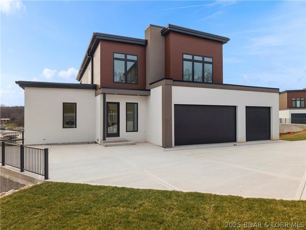 6 Forest Lake Circle, Lake Ozark, MO 65049