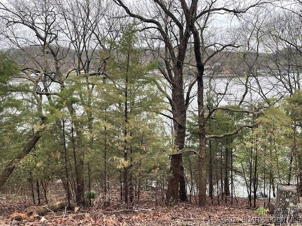 26118 Sunset Lane, Versailles, MO 65081