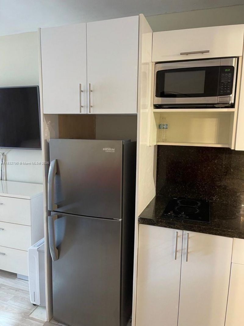19201 Collins Ave, Unit 717, Sunny Isles Beach, FL 33160 Photo