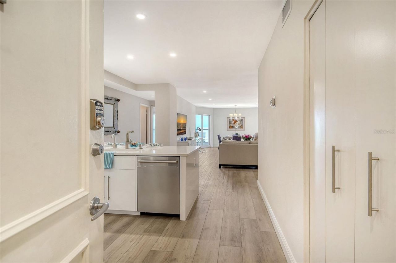 1000 Longboat Club Road, Unit 1105, Longboat Key, FL 34228 Photo