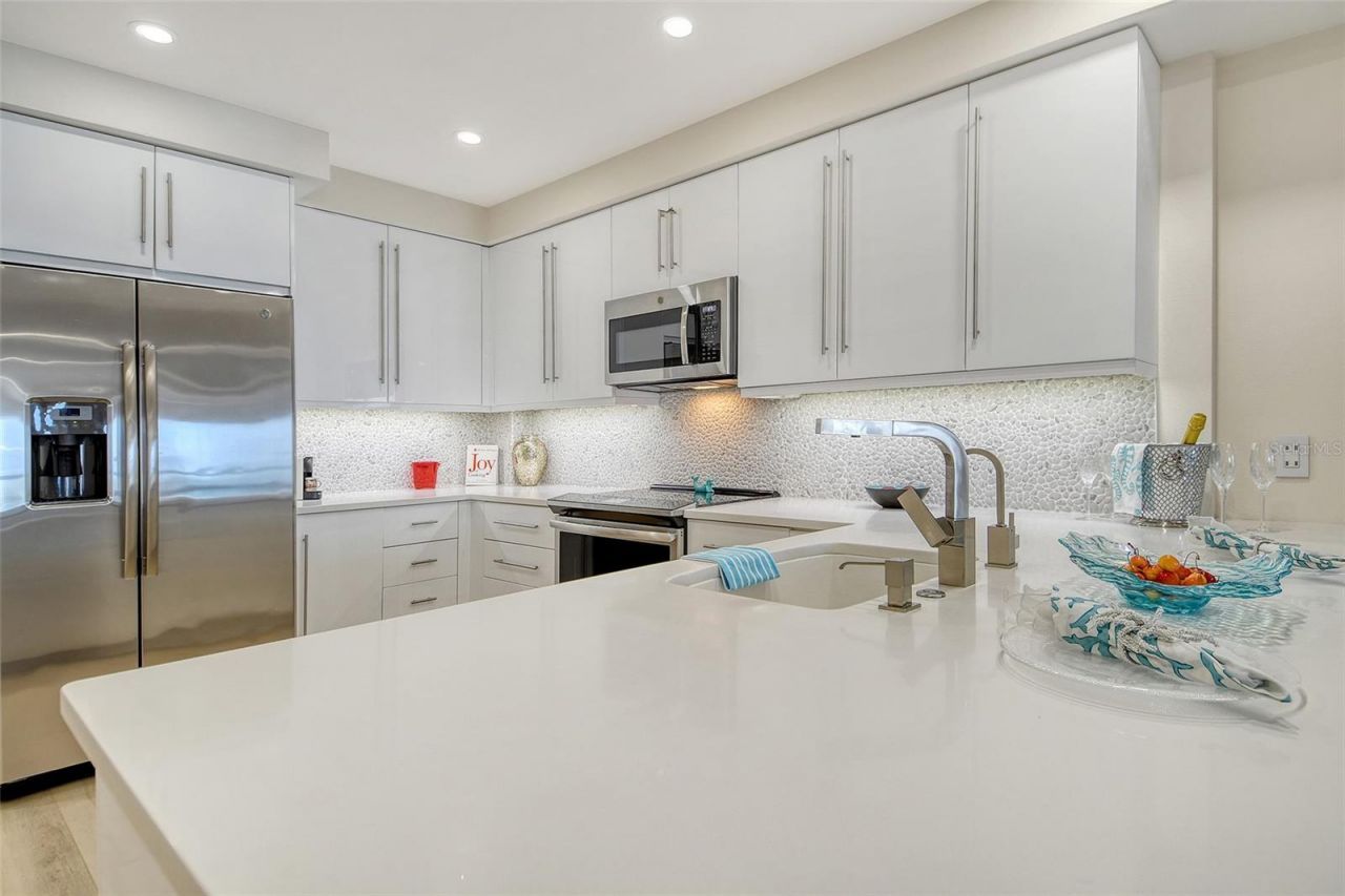 1000 Longboat Club Road, Unit 1105, Longboat Key, FL 34228 Photo