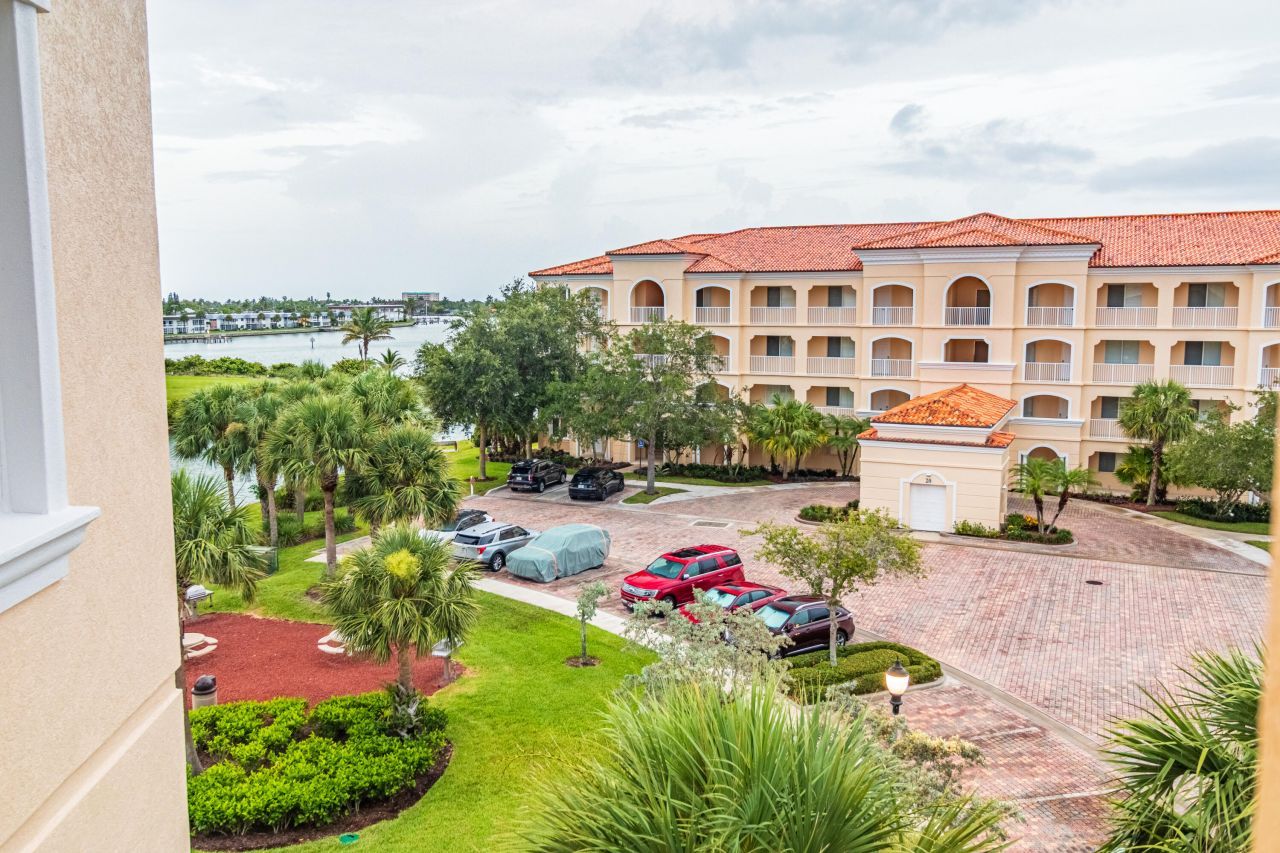 19 Harbour Isle Drive W, Unit Ph04, Fort Pierce, FL 34949 Photo