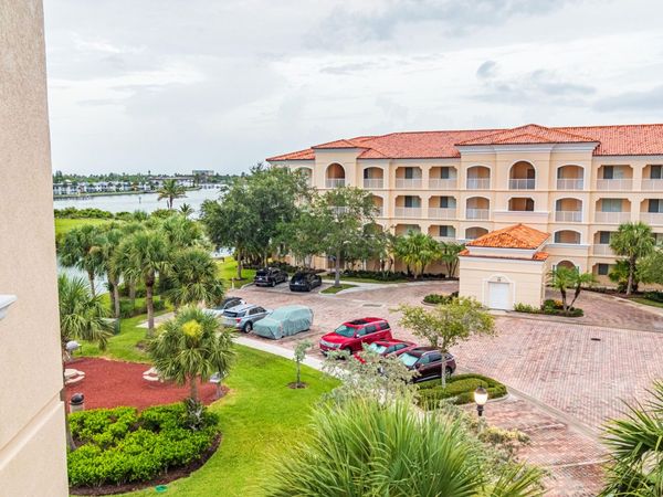 19 Harbour Isle Drive W, Unit Ph04, Fort Pierce, FL 34949