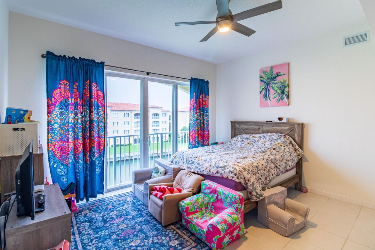 19 Harbour Isle Drive W, Unit Ph04, Fort Pierce, FL 34949 Photo