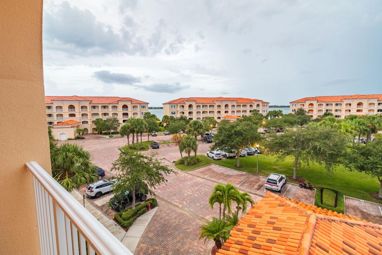 19 Harbour Isle Drive W, Unit Ph04, Fort Pierce, FL 34949 Photo