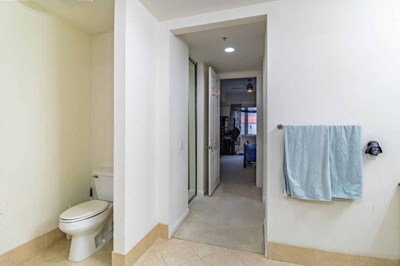 19 Harbour Isle Drive W, Unit Ph04, Fort Pierce, FL 34949 Photo