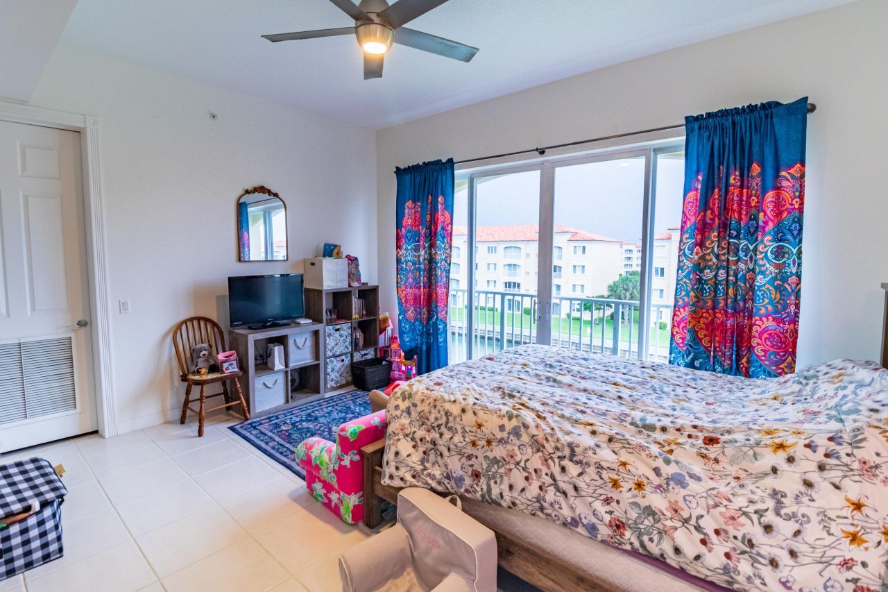 19 Harbour Isle Drive W, Unit Ph04, Fort Pierce, FL 34949 Photo