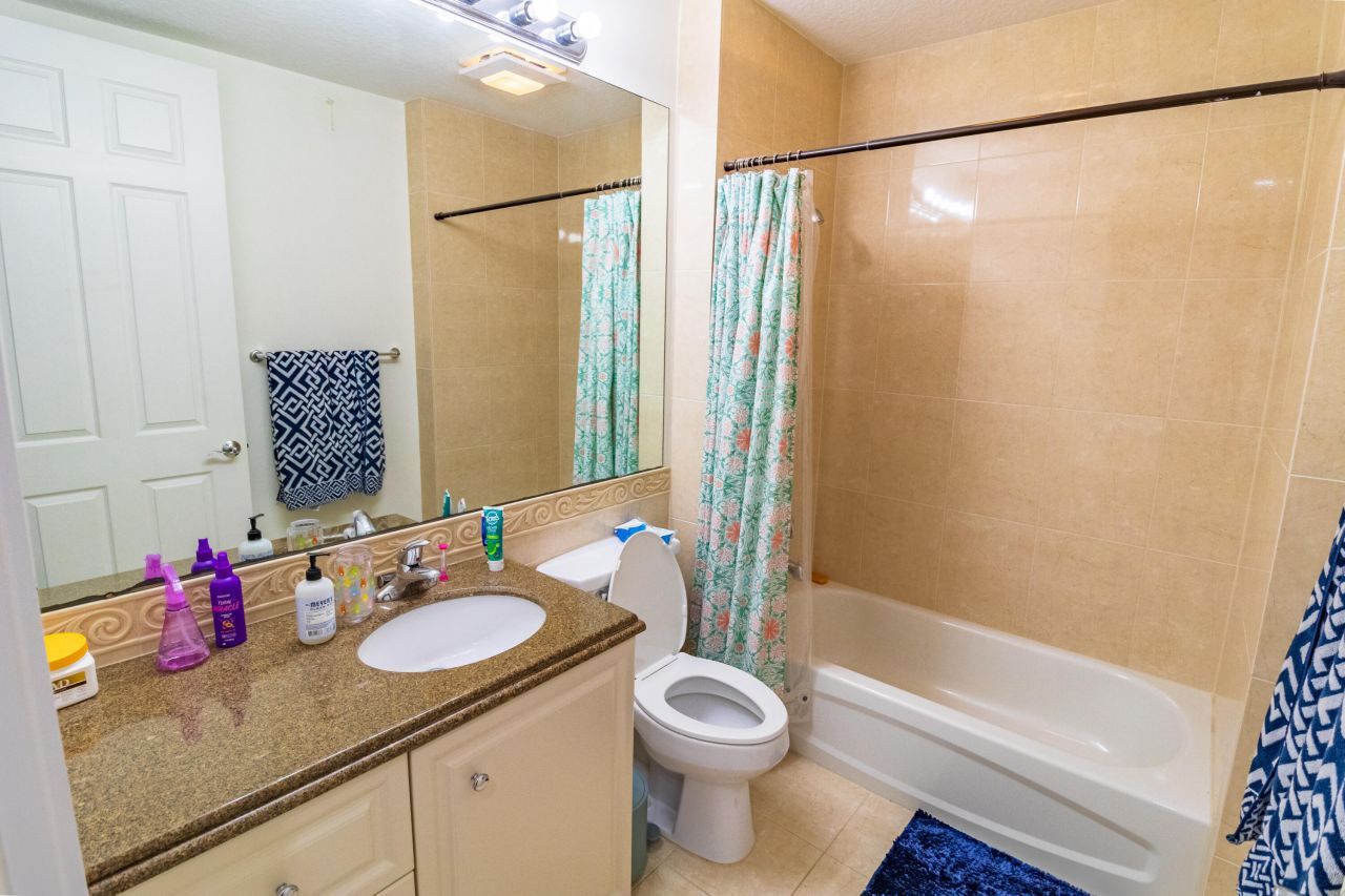 19 Harbour Isle Drive W, Unit Ph04, Fort Pierce, FL 34949 Photo