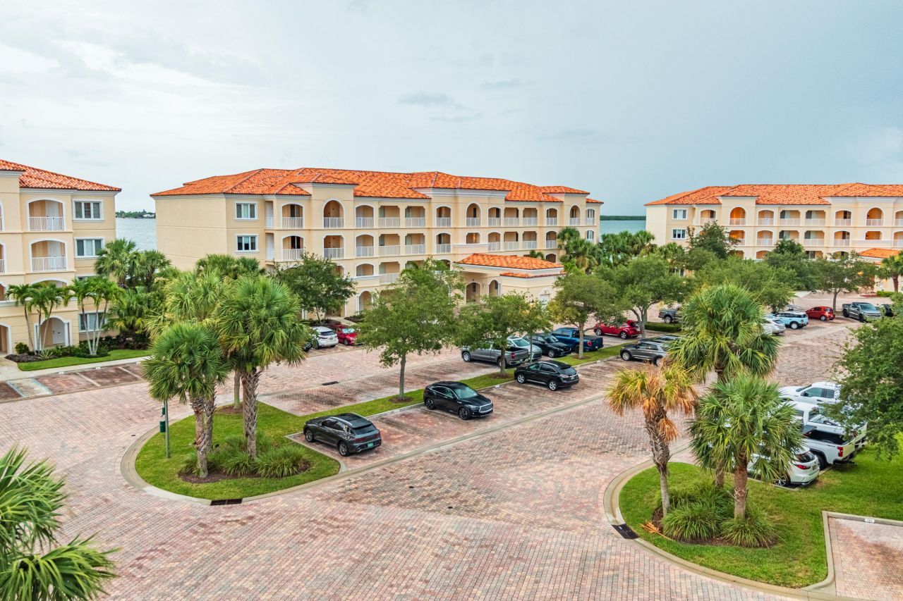 19 Harbour Isle Drive W, Unit Ph04, Fort Pierce, FL 34949 Photo