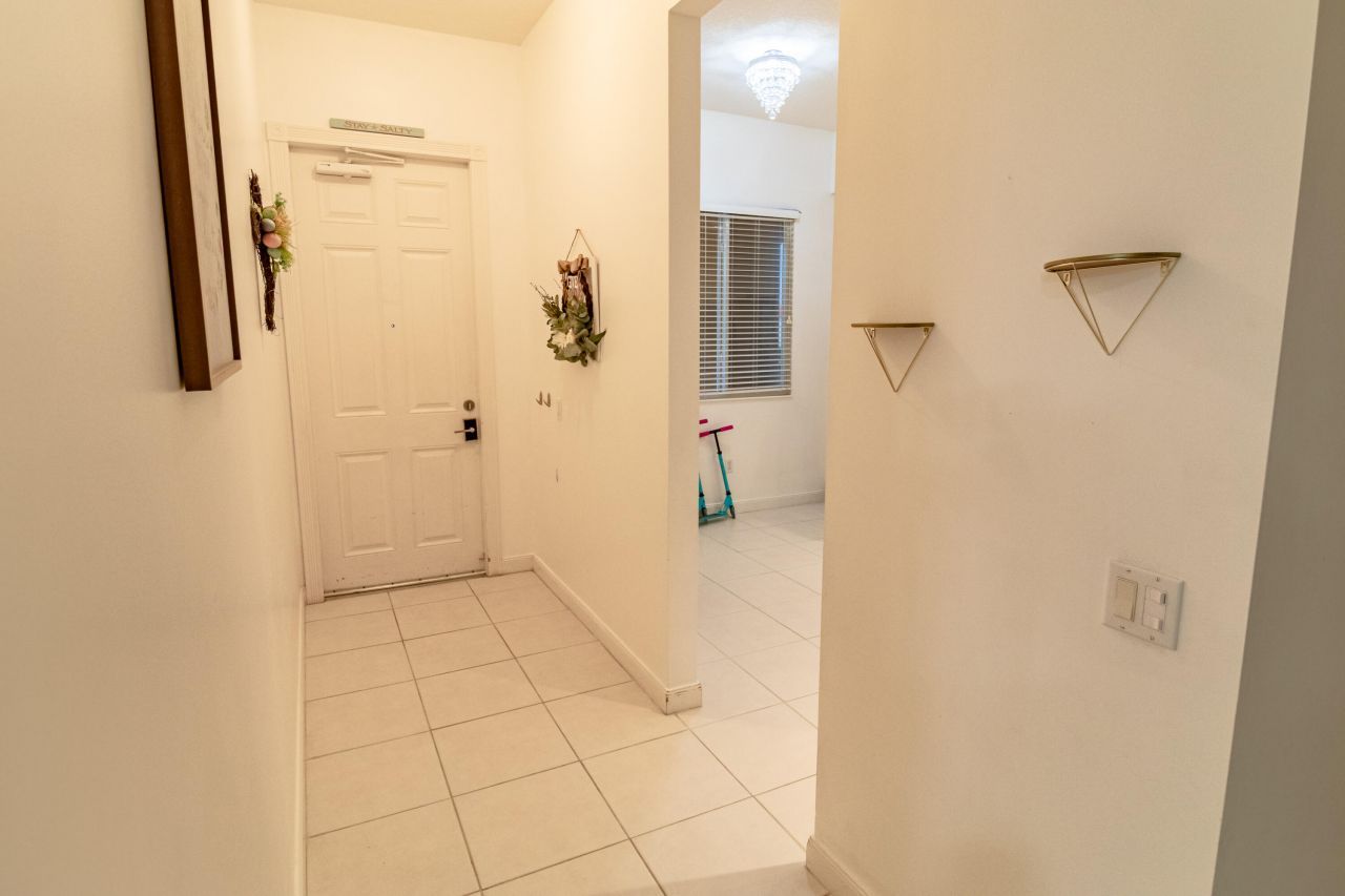 19 Harbour Isle Drive W, Unit Ph04, Fort Pierce, FL 34949 Photo