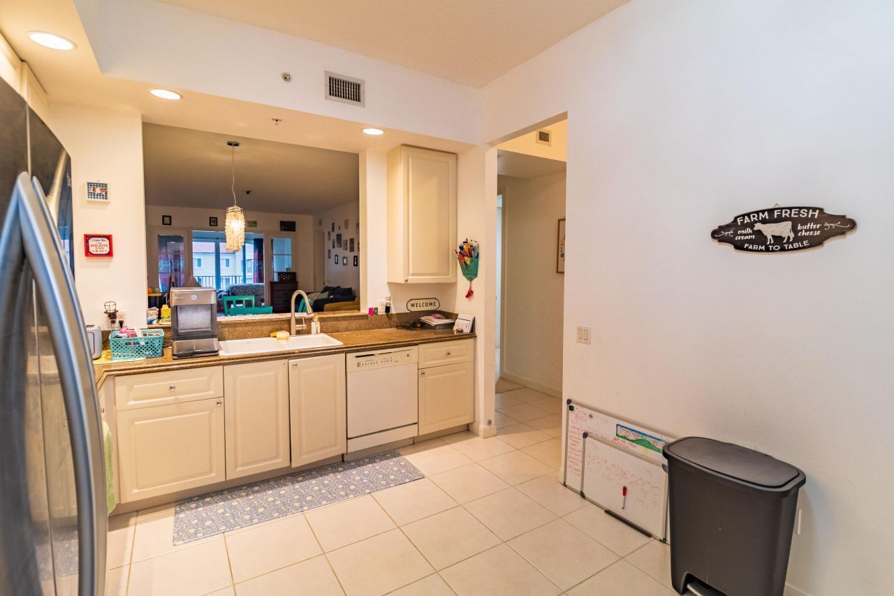 19 Harbour Isle Drive W, Unit Ph04, Fort Pierce, FL 34949 Photo