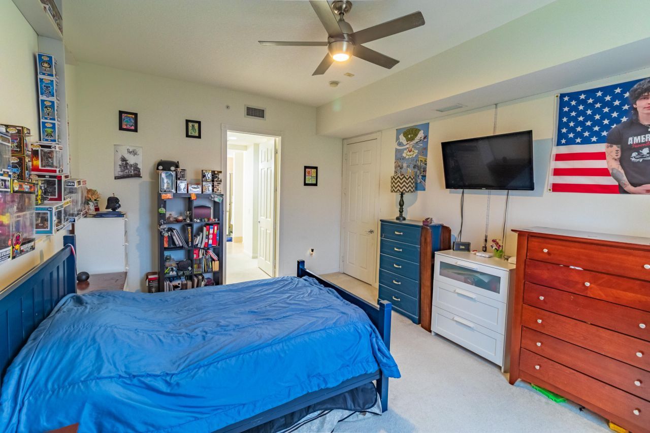 19 Harbour Isle Drive W, Unit Ph04, Fort Pierce, FL 34949 Photo