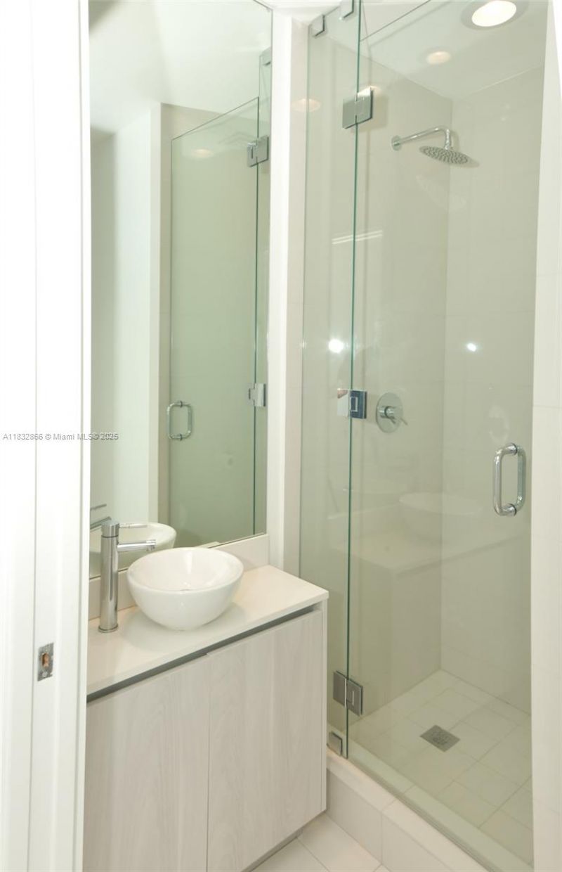 480 NE 31st St, Unit 3205, Miami, FL 33137 Photo