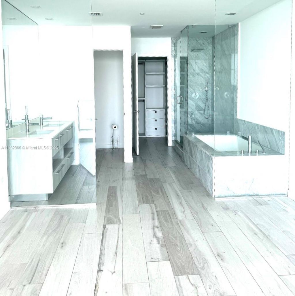 480 NE 31st St, Unit 3205, Miami, FL 33137 Photo