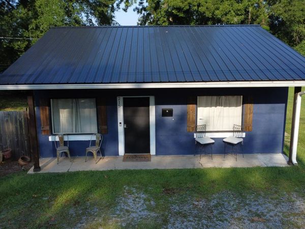 215 N Jackson Avenue, Quitman, MS 39355