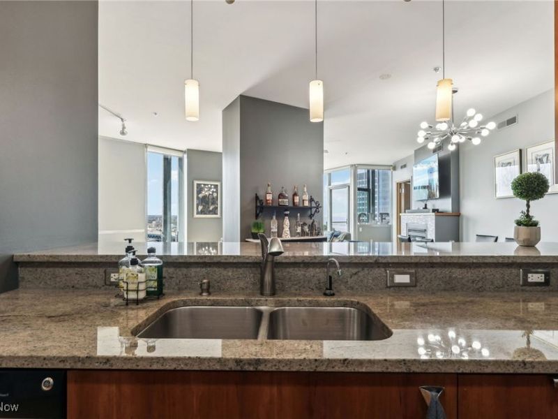 701 W Lakeside Avenue, Unit 1008, Cleveland, OH 44113 Photo 21