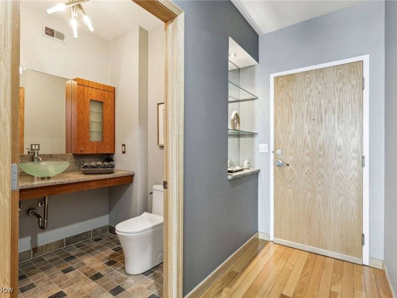 701 W Lakeside Avenue, Unit 1008, Cleveland, OH 44113 Photo 4