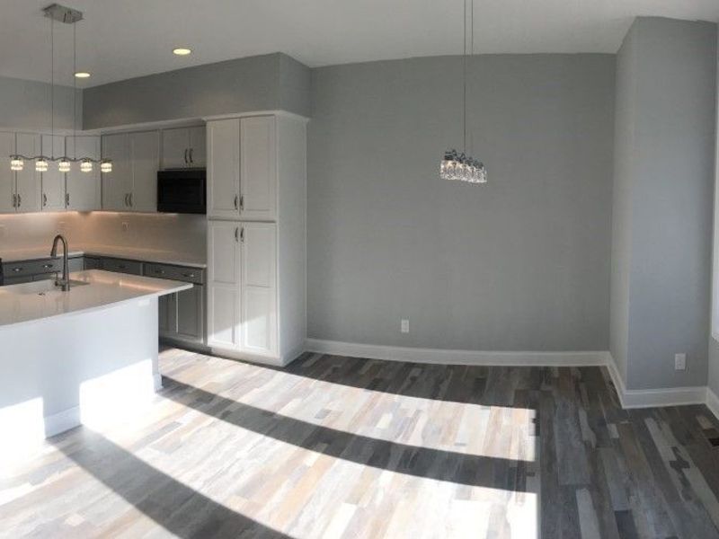 1461 E 13th Street, Cleveland, OH 44114 Photo 2