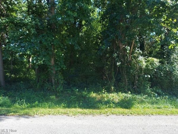 Recreation Drive, Lake Milton, OH 44429