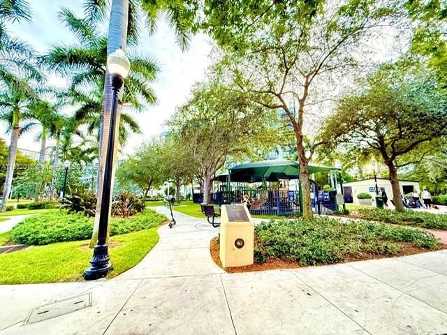 200 178th Dr, Unit 409, Sunny Isles Beach, FL 33160 Photo