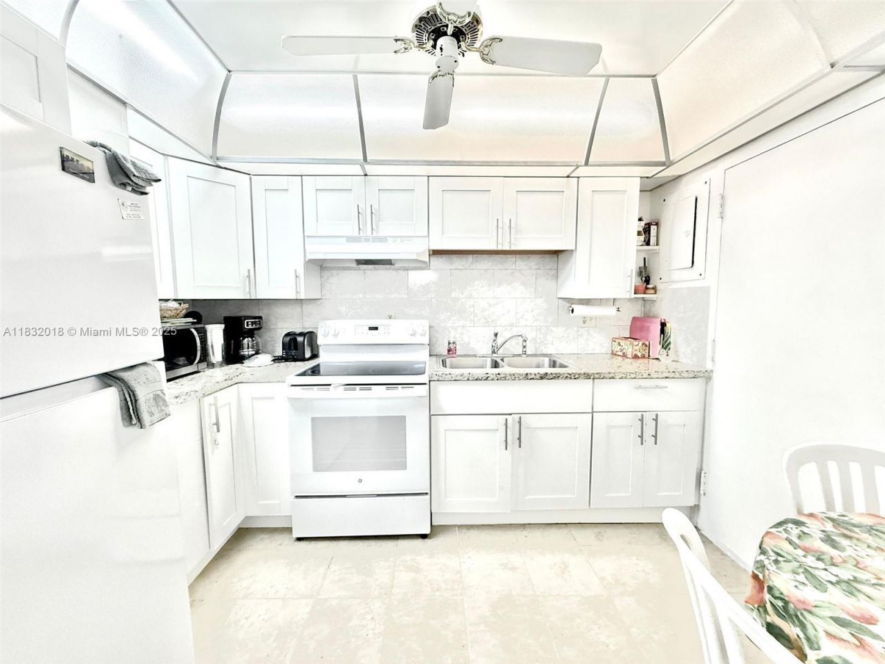 200 178th Dr, Unit 409, Sunny Isles Beach, FL 33160 Photo