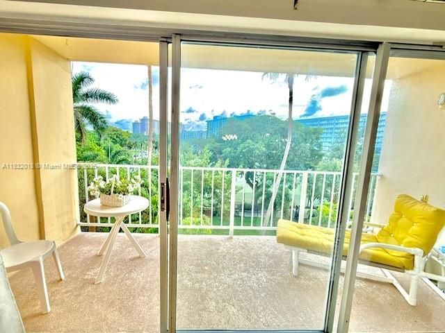 200 178th Dr, Unit 409, Sunny Isles Beach, FL 33160 Photo