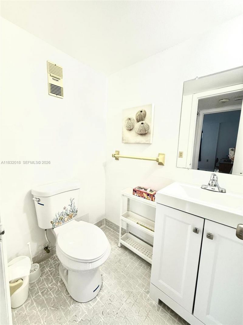 200 178th Dr, Unit 409, Sunny Isles Beach, FL 33160 Photo