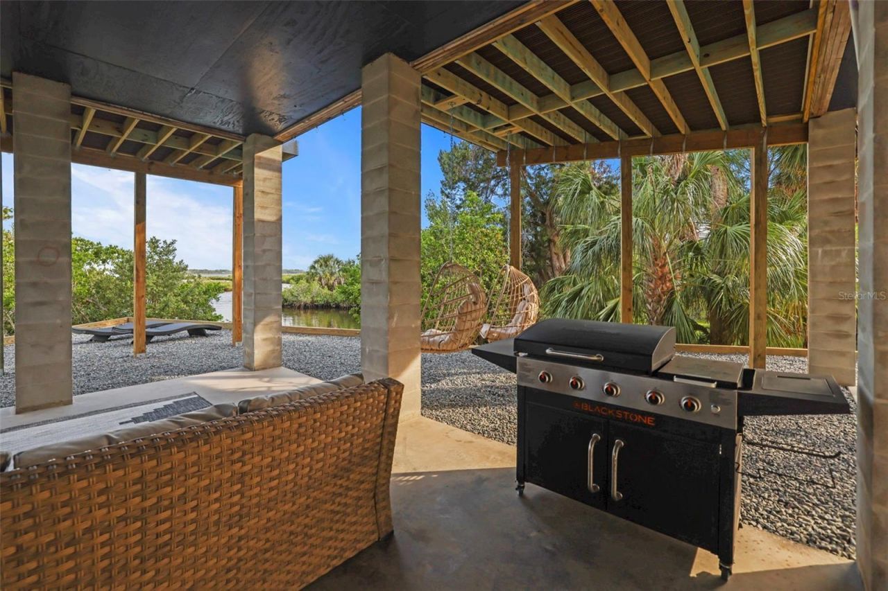 10701 Pine Island Drive, Weeki Wachee, FL 34607 Photo