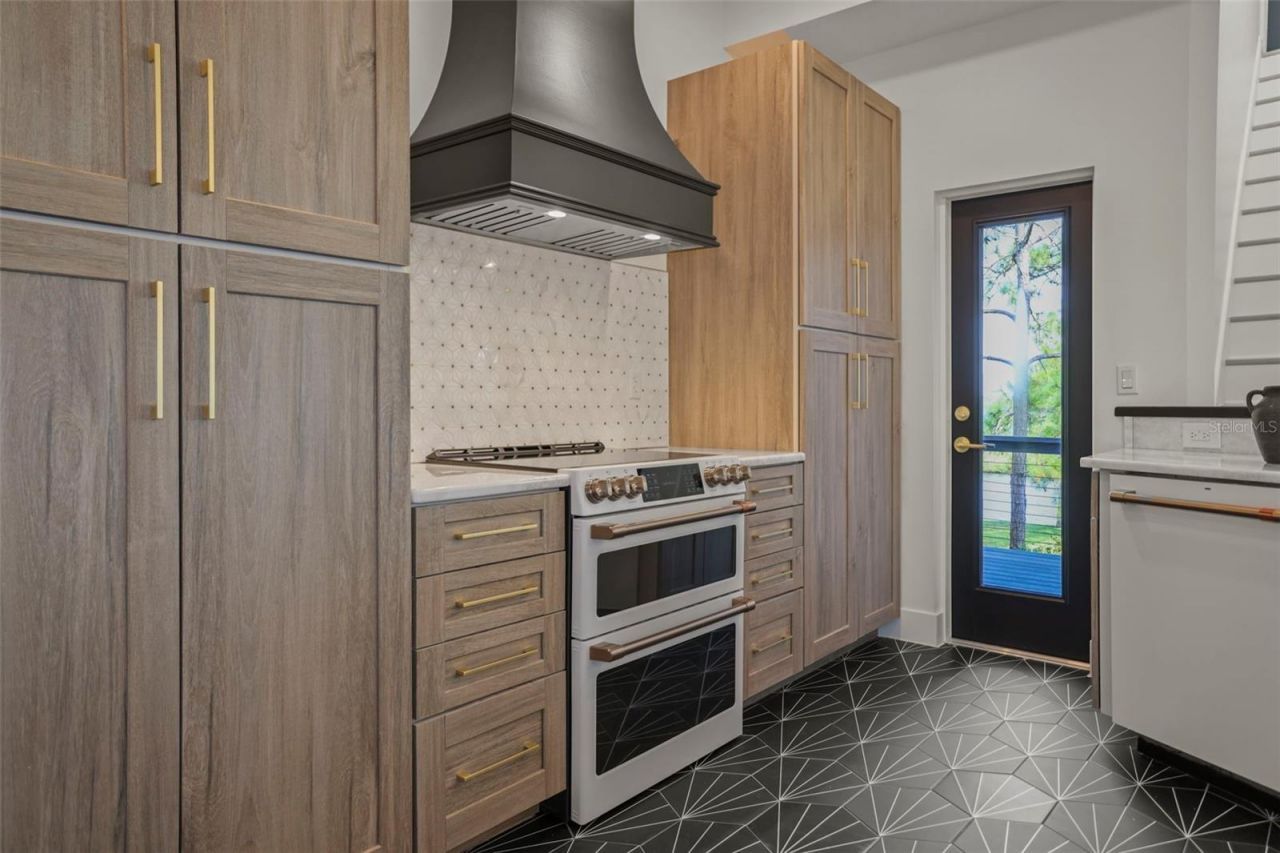 10701 Pine Island Drive, Weeki Wachee, FL 34607 Photo