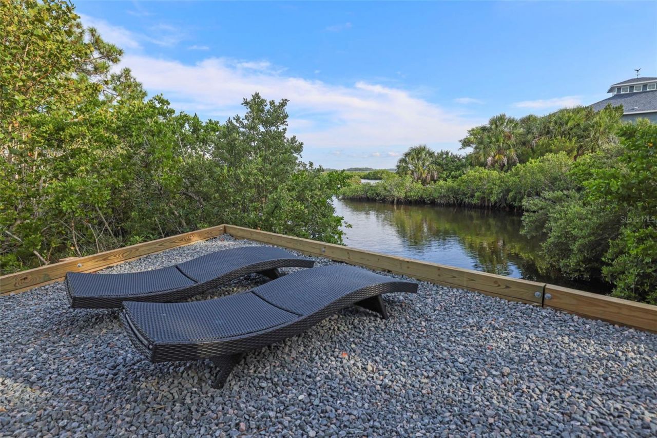 10701 Pine Island Drive, Weeki Wachee, FL 34607 Photo