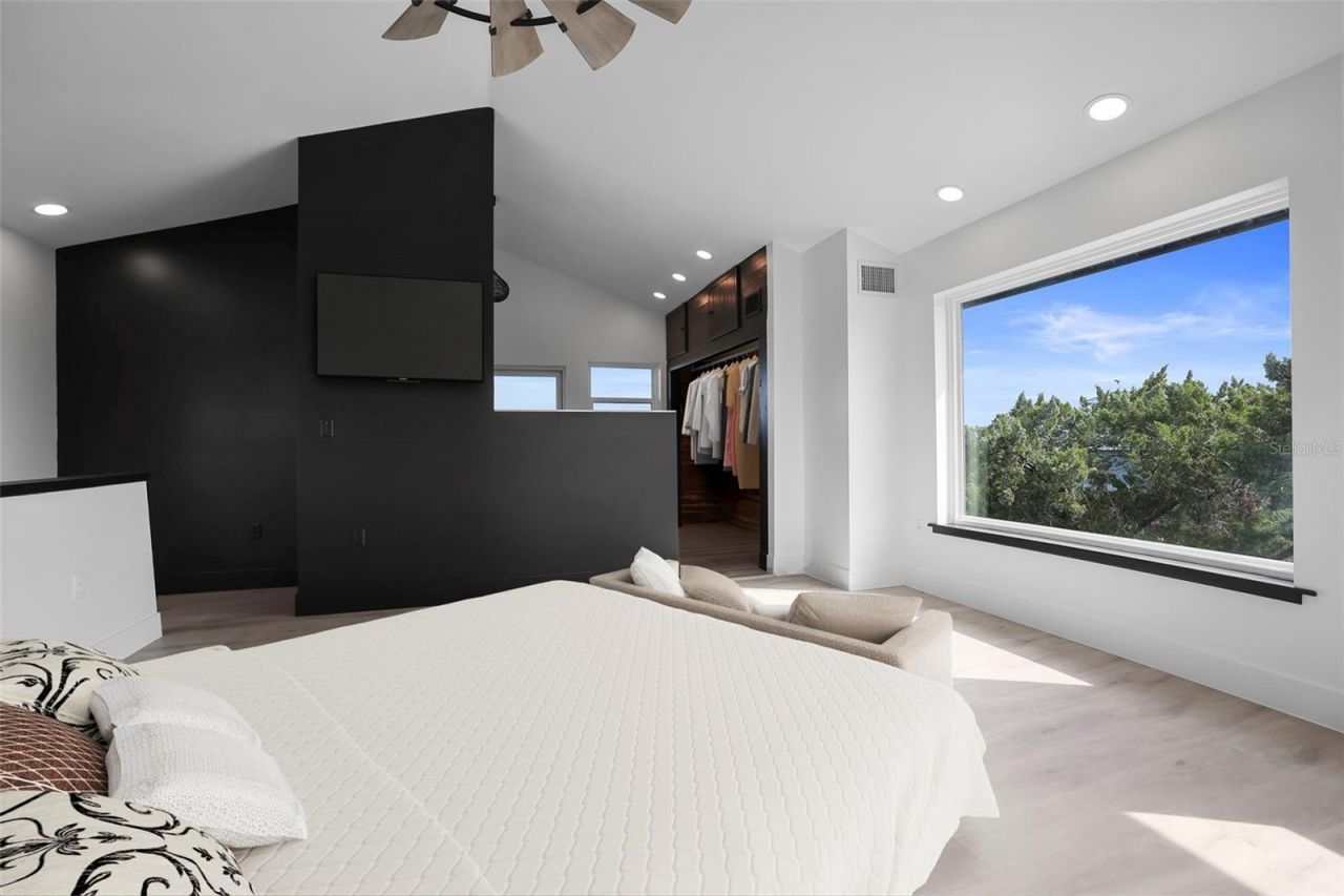 10701 Pine Island Drive, Weeki Wachee, FL 34607 Photo