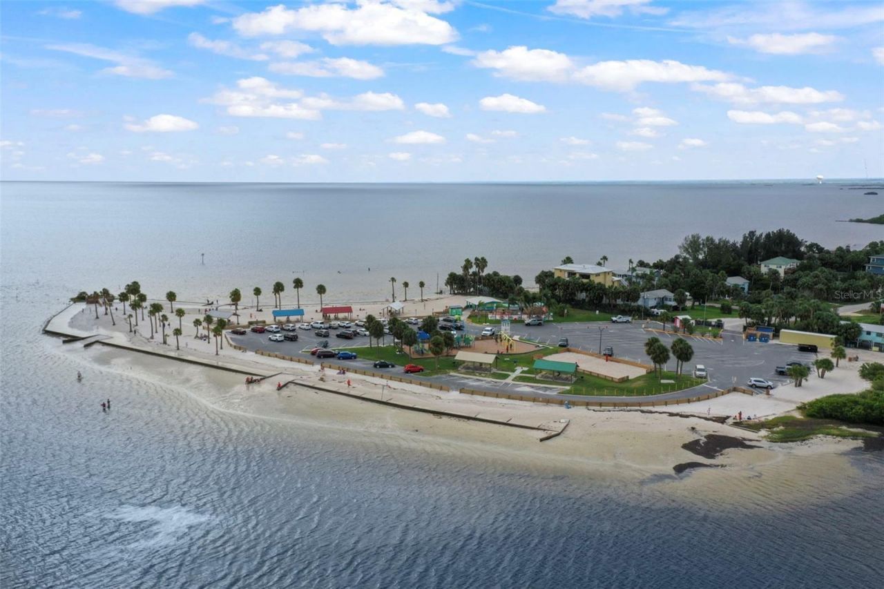 10701 Pine Island Drive, Weeki Wachee, FL 34607 Photo