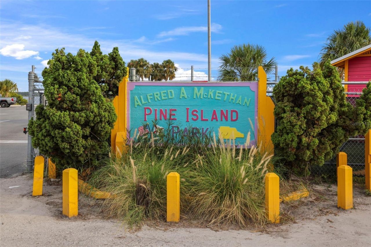 10701 Pine Island Drive, Weeki Wachee, FL 34607 Photo