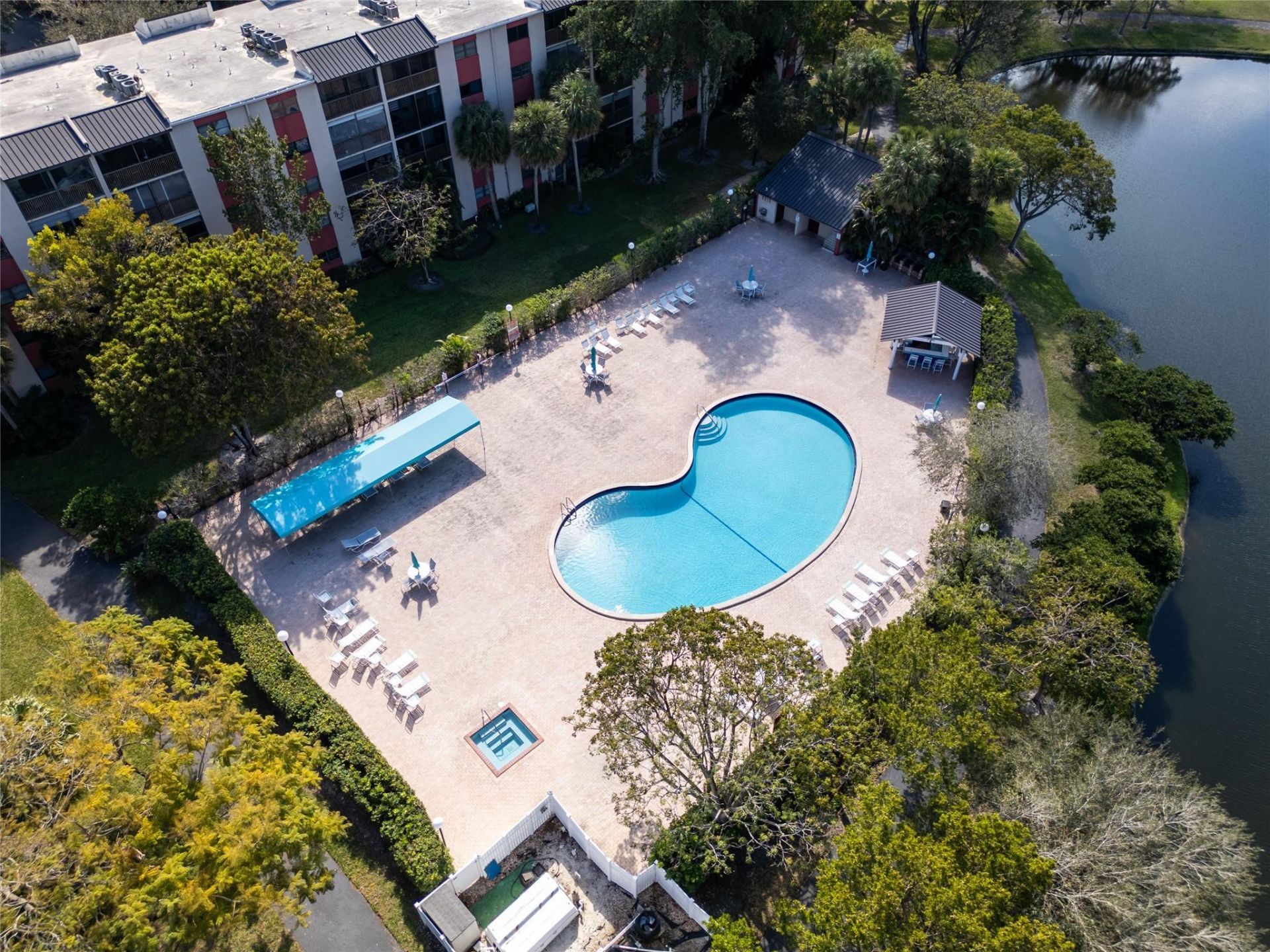 2206 S Cypress Bend Drive, Unit 803, Pompano Beach, FL 33069 Photo